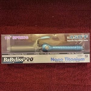 Babyliss Pro Nano Titanium 1 1/4"  Spring Curling Iron